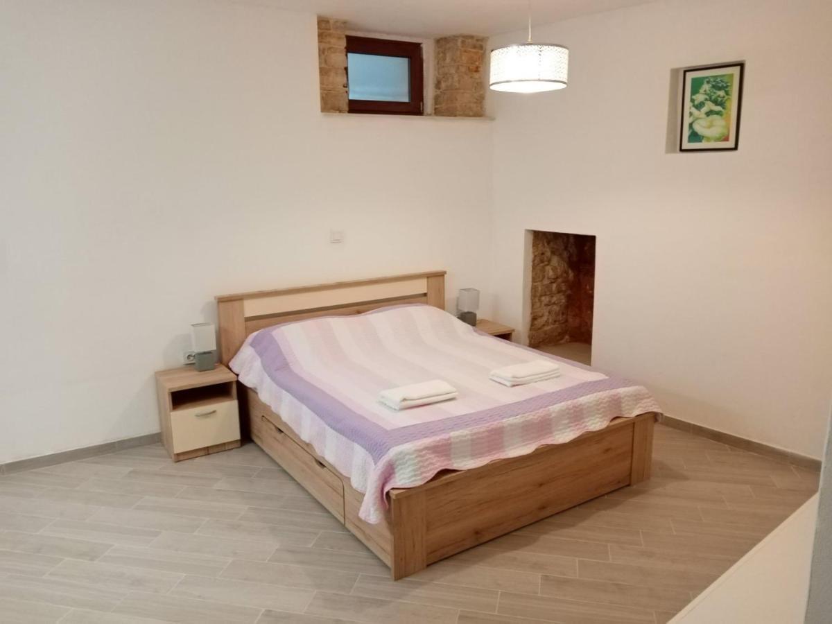 Apartment Elena Bale Kültér fotó