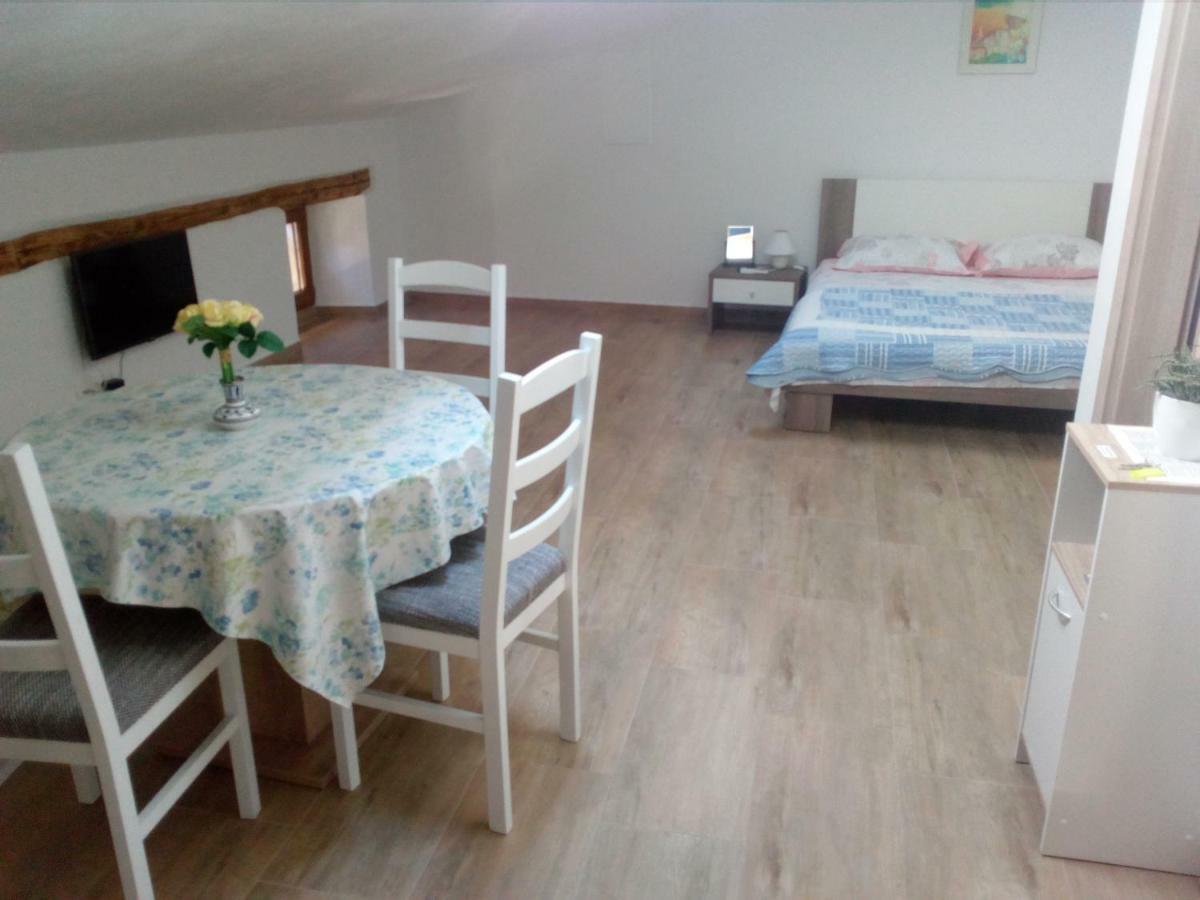 Apartment Elena Bale Kültér fotó