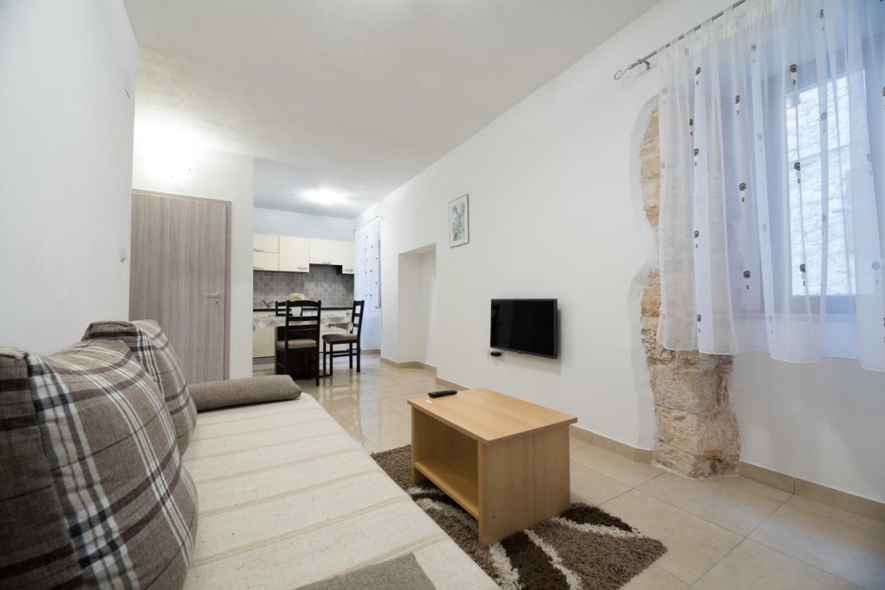 Apartment Elena Bale Kültér fotó