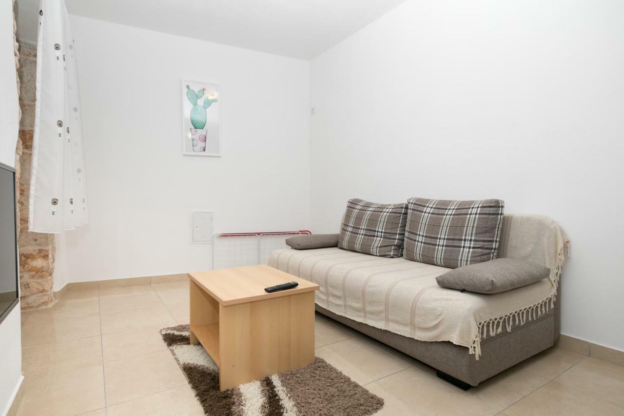 Apartment Elena Bale Kültér fotó