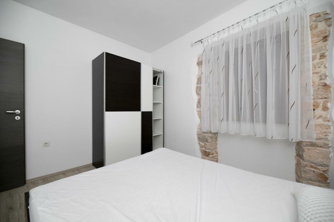 Apartment Elena Bale Kültér fotó