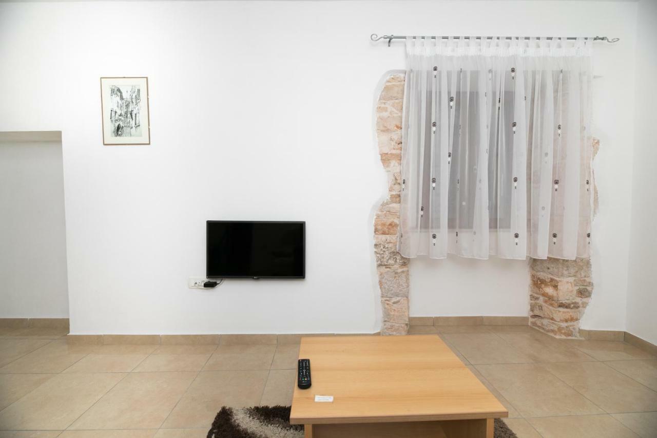 Apartment Elena Bale Kültér fotó